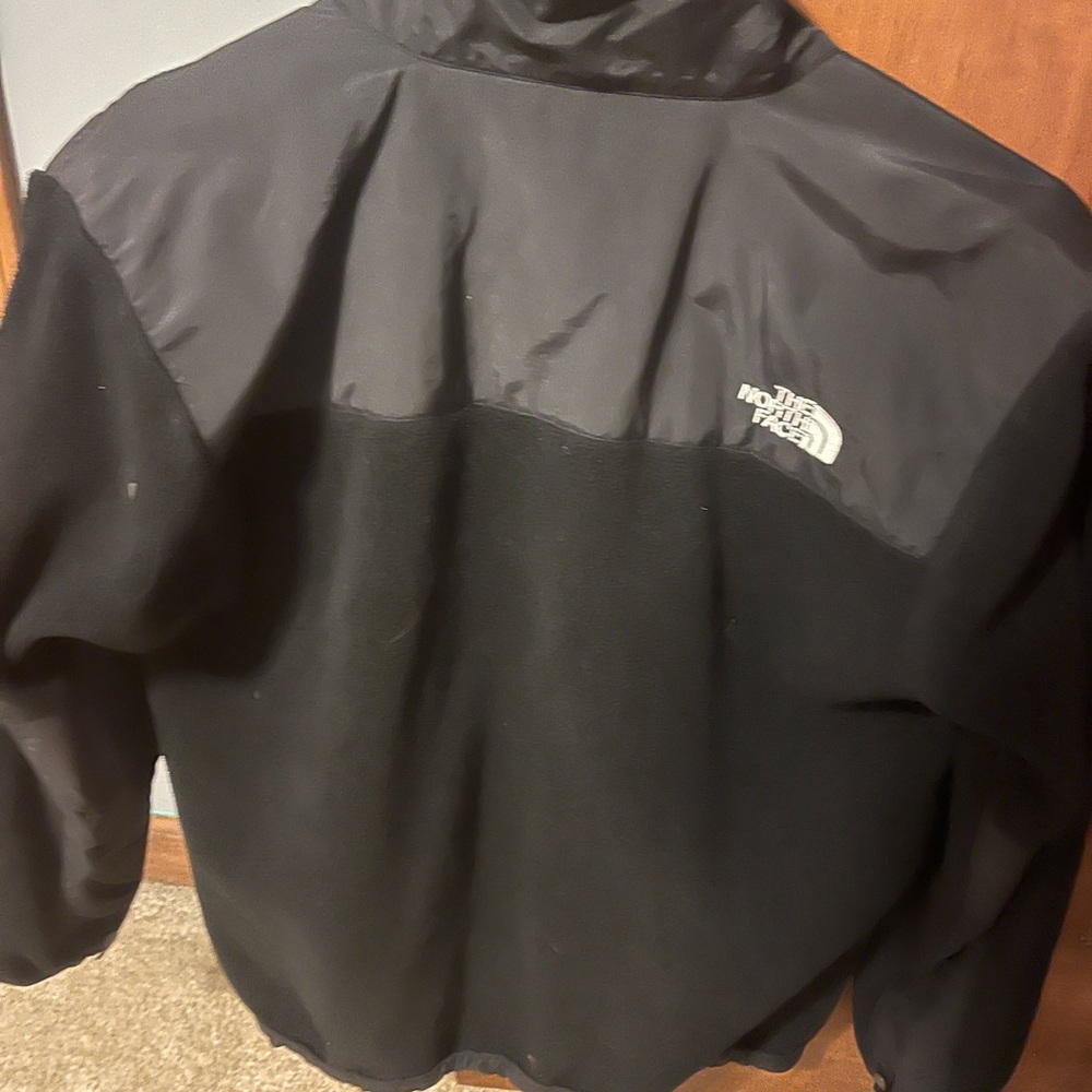 Boy’s North Face Fleece Jacket - Picture 3 of 3